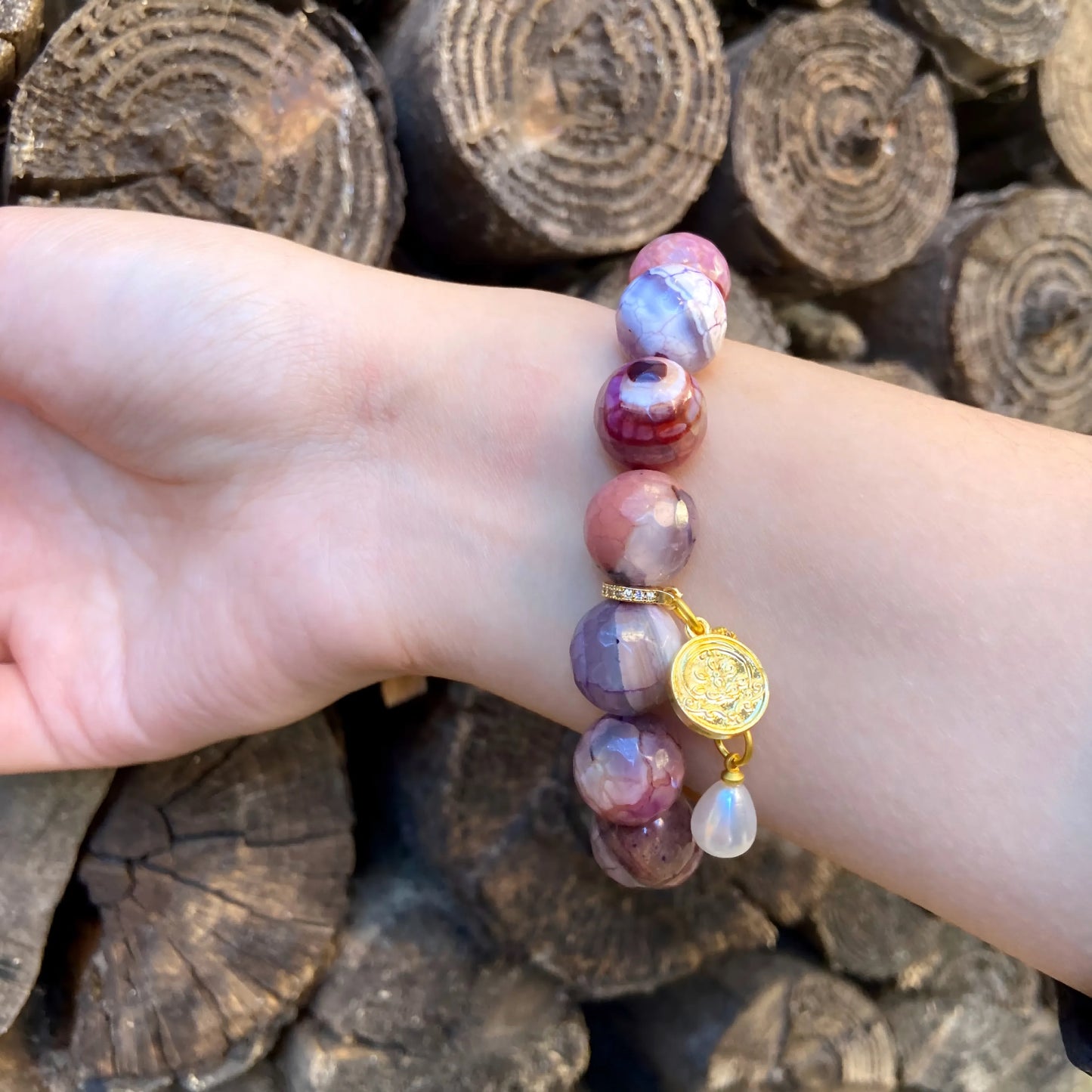 Tibetan Purple Dragon Scale Agate Bracelet – Sacred Gem from Ngari for Protection, Wisdom & Spiritual Energy | Buddhist Healing Crystal Jewelry