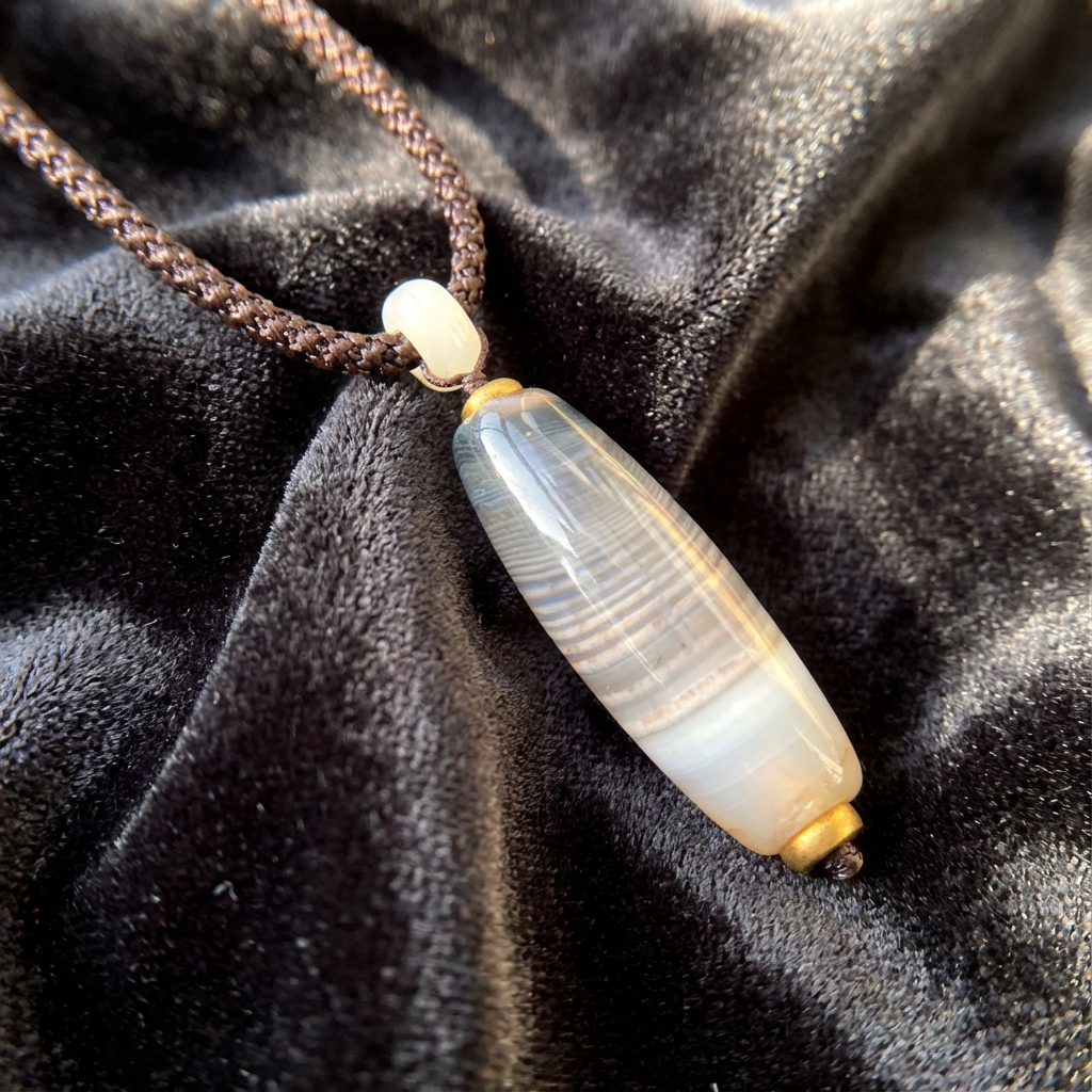 Grey Agate Pendant Necklace – Protection