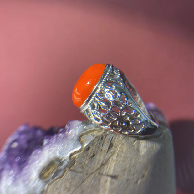 Tibetan Blood Dzi Bead Ring – Handmade Spiritual Protection Amulet for Strength, Luck & Energy Balance