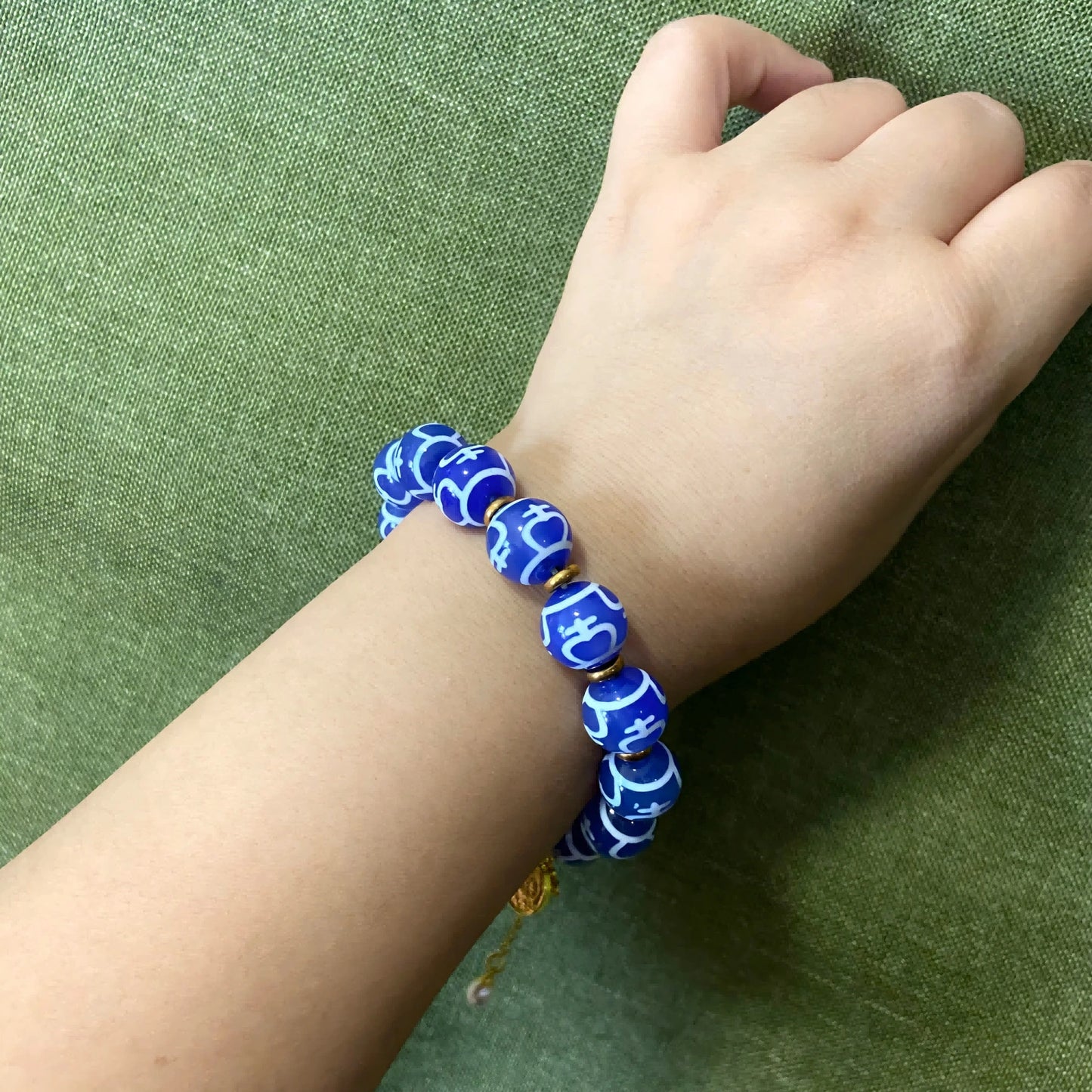 Blue Century Treasure Vase Dzi Bead Bracelet – Timeless Wisdom & Sacred Harmony