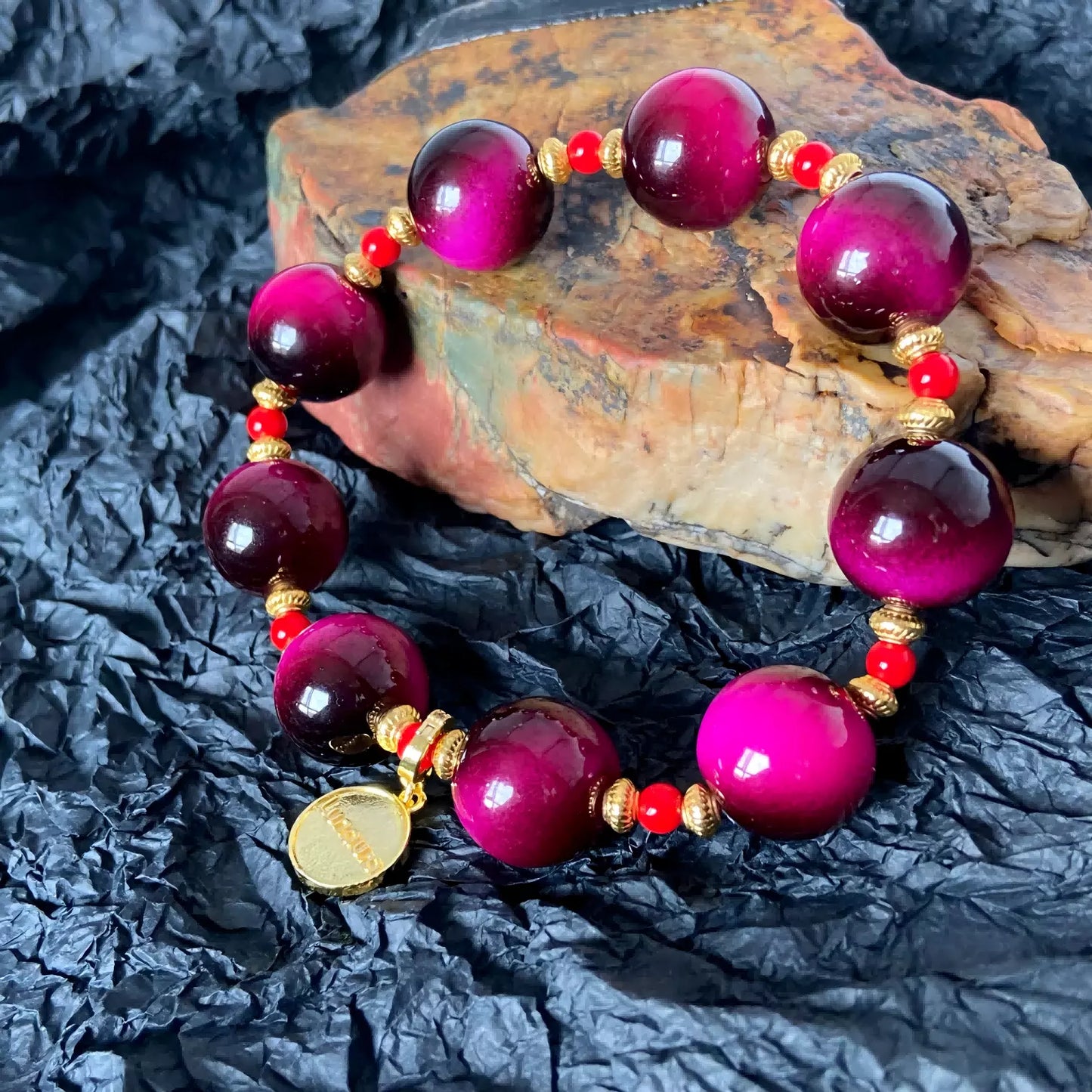 Fire-Consecrated Tara Buddah Dzi Bead Bracelet – Emotional Balance, Spiritual Protection & Good Fortune”