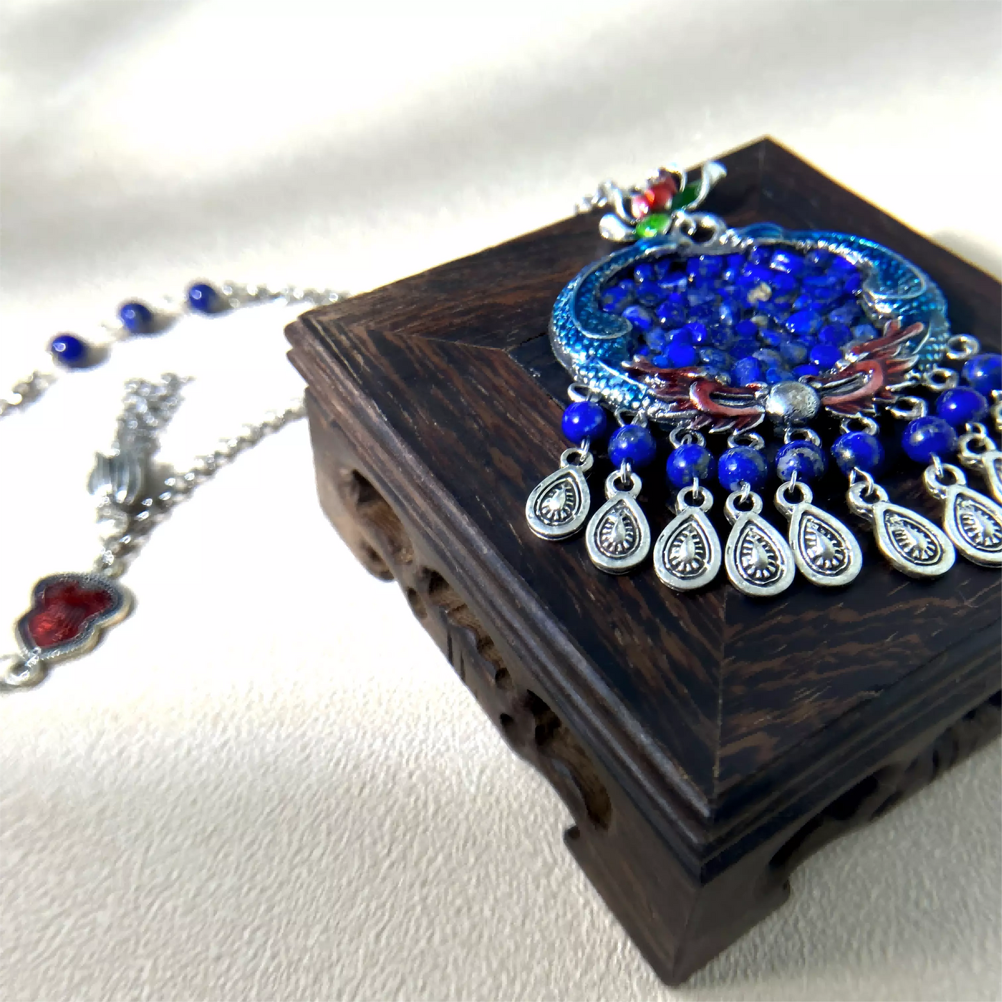 Lapis Lazuli Peace Lock Necklace – Tibetan Amulet for Protection, Wisdom & Spiritual Harmony