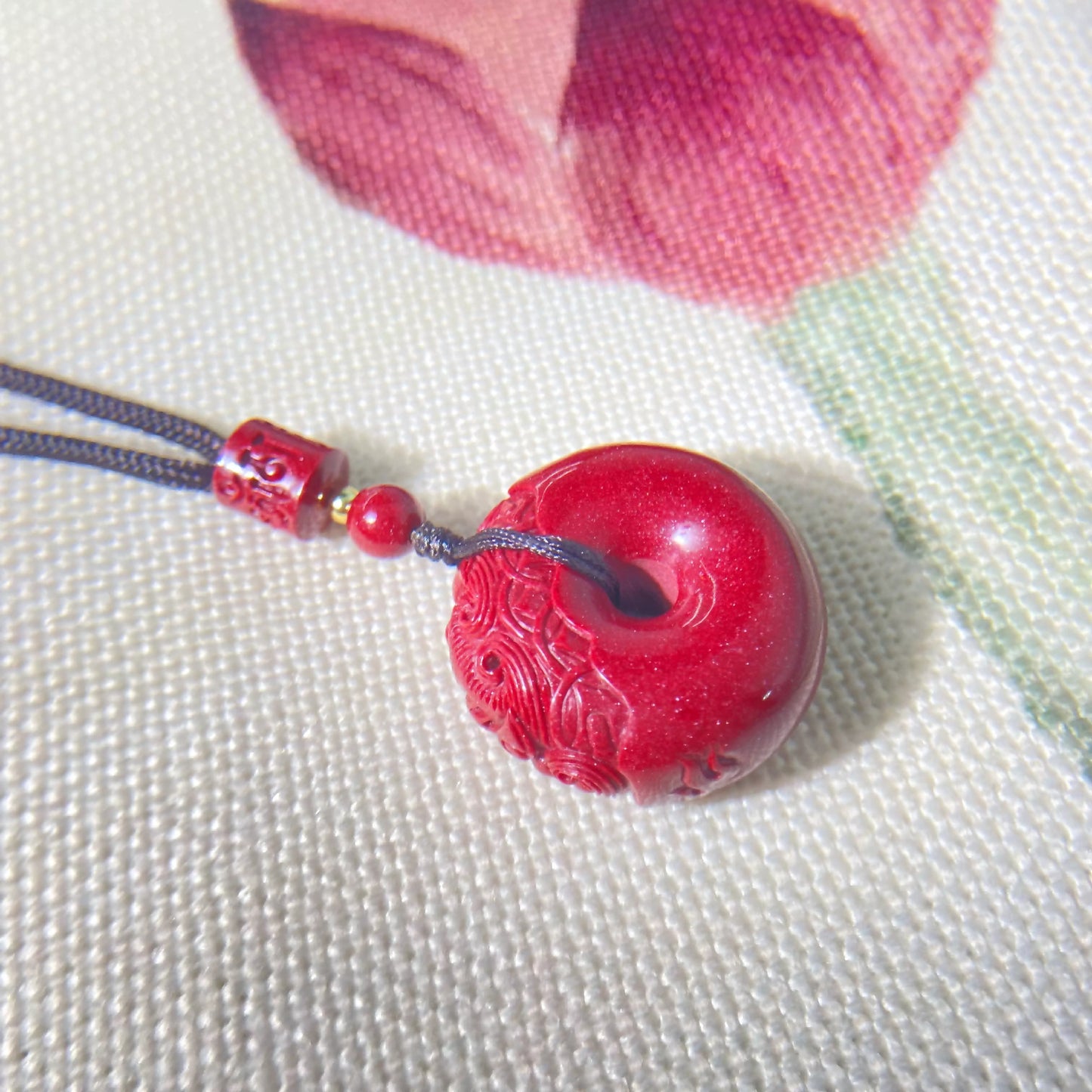 Hand-Carved Pixiu Peace Amulet Pendant – Purple Gold Sand Talisman for Wealth, Protection & Spiritual Balance