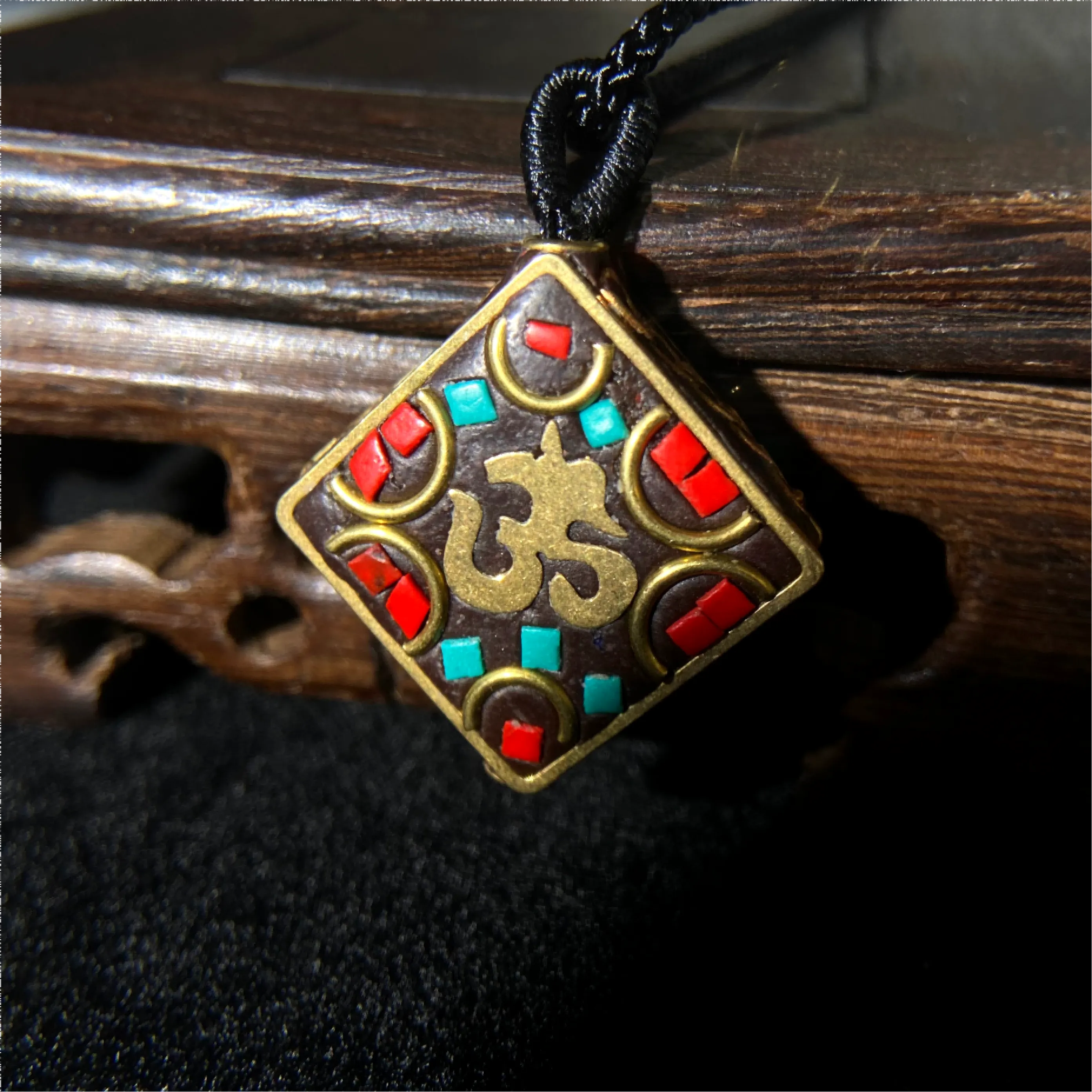 Brown Nepalese Pendant Necklace - Protection