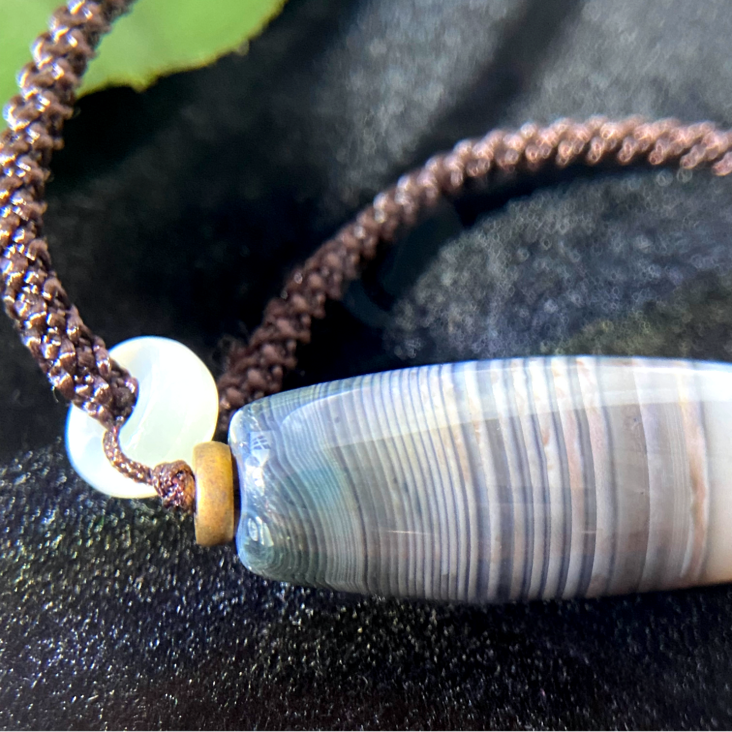 Silk Vein Agate Pendant Necklace – Energy Healing Amulet for Grounding, Protection & Spiritual Balance