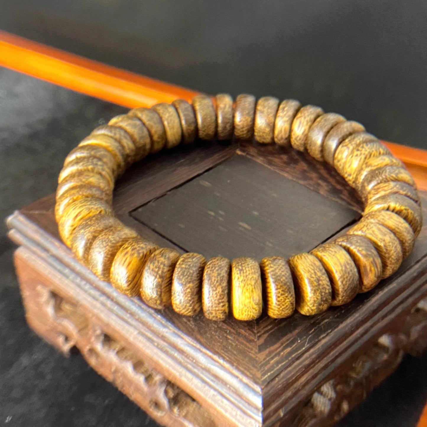 Agarwood Slice Bracelet – Natural Aloeswood Beads for Calm Energy, Spiritual Healing & Protection
