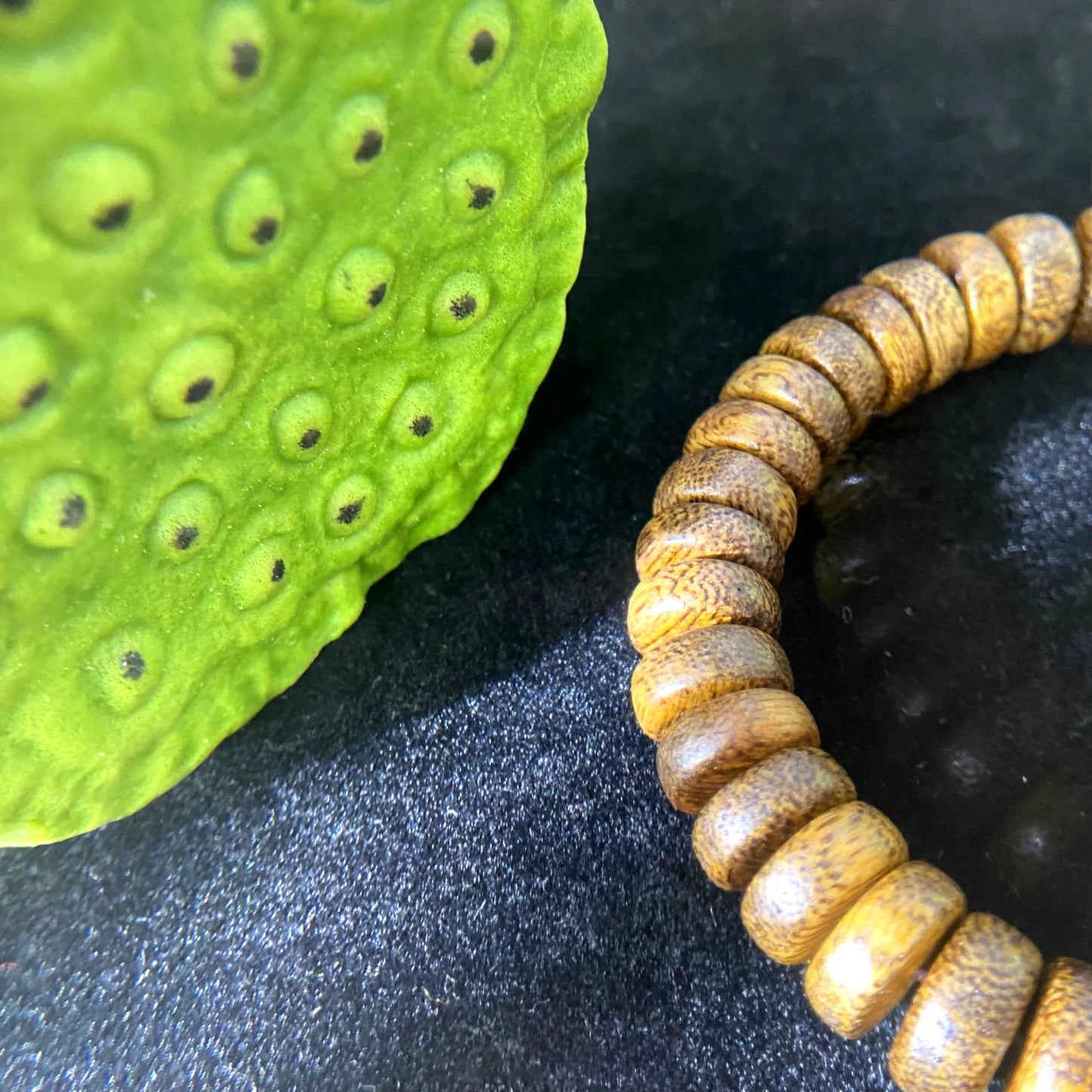 Agarwood Slice Bracelet – Natural Aloeswood Beads for Calm Energy, Spiritual Healing & Protection
