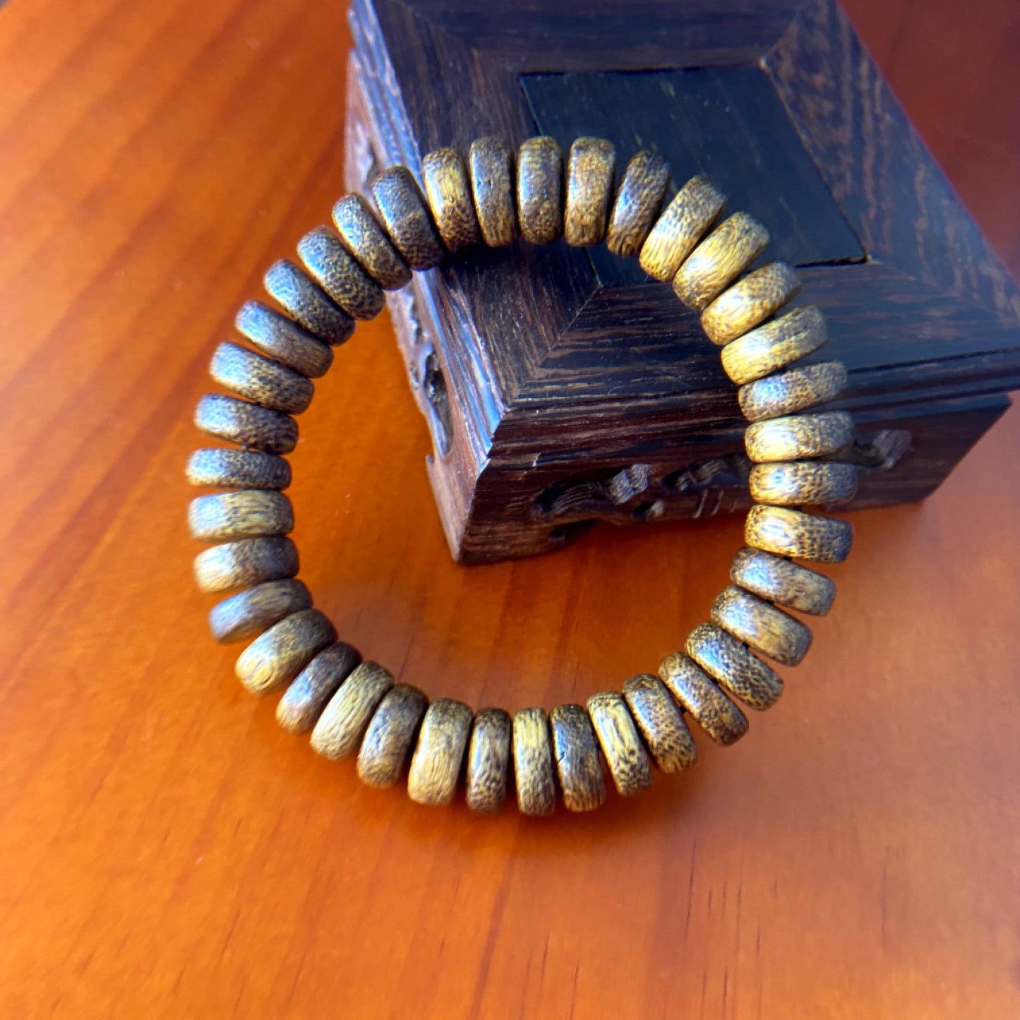 Agarwood Slice Bracelet – Natural Aloeswood Beads for Calm Energy, Spiritual Healing & Protection