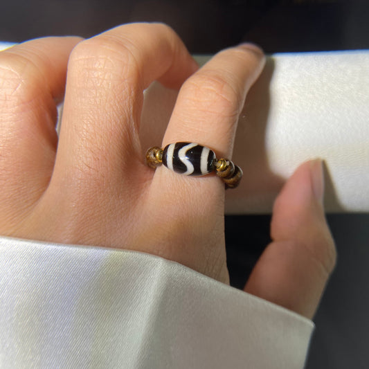 Mystic Tiger Fang Dzi & Agarwood Ring – Tibetan Protection Talisman for Strength, Wisdom & Inner Power