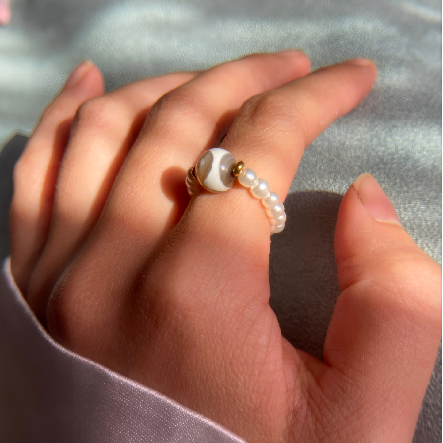 Tiger Tooth Dzi Bead & Pearl Ring – Tibetan Protection Amulet for Energy Balance, Wisdom & Inner Power