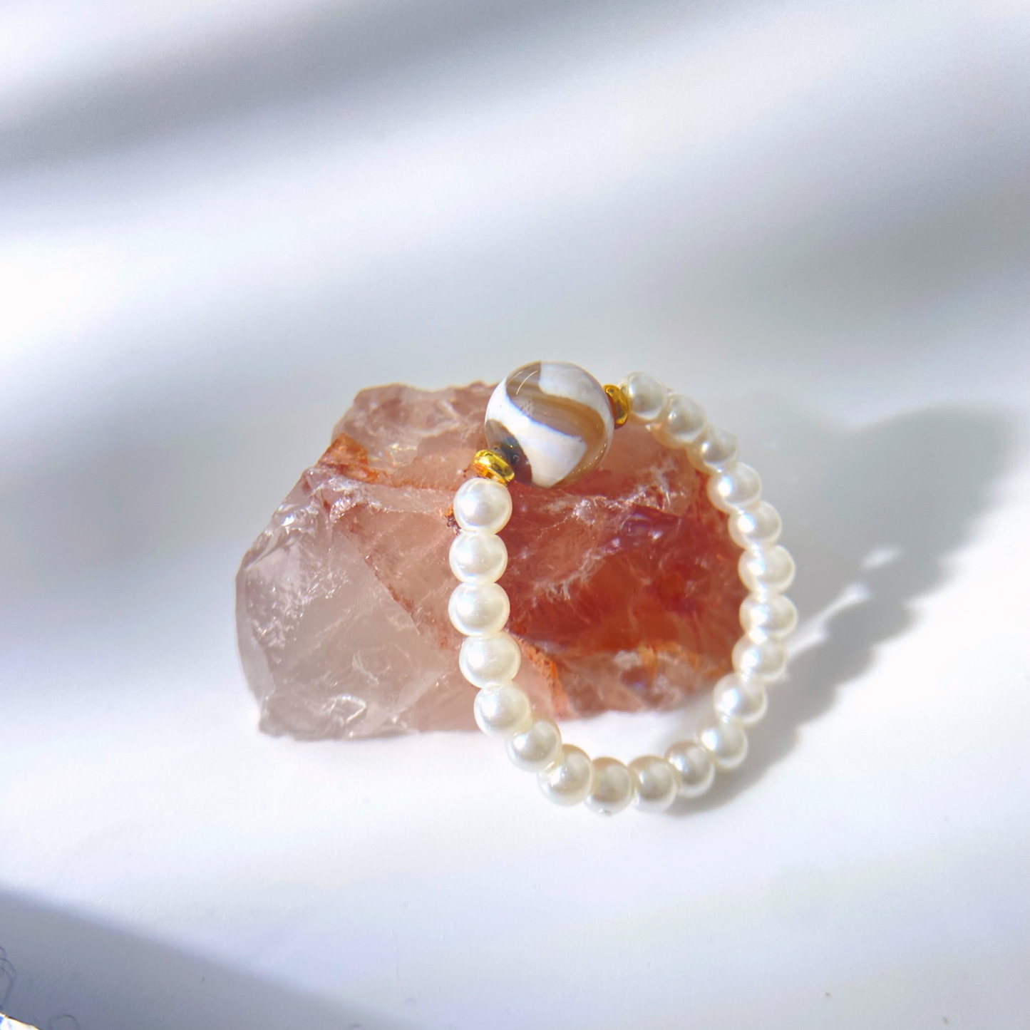 Tiger Tooth Dzi Bead & Pearl Ring – Tibetan Protection Amulet for Energy Balance, Wisdom & Inner Power