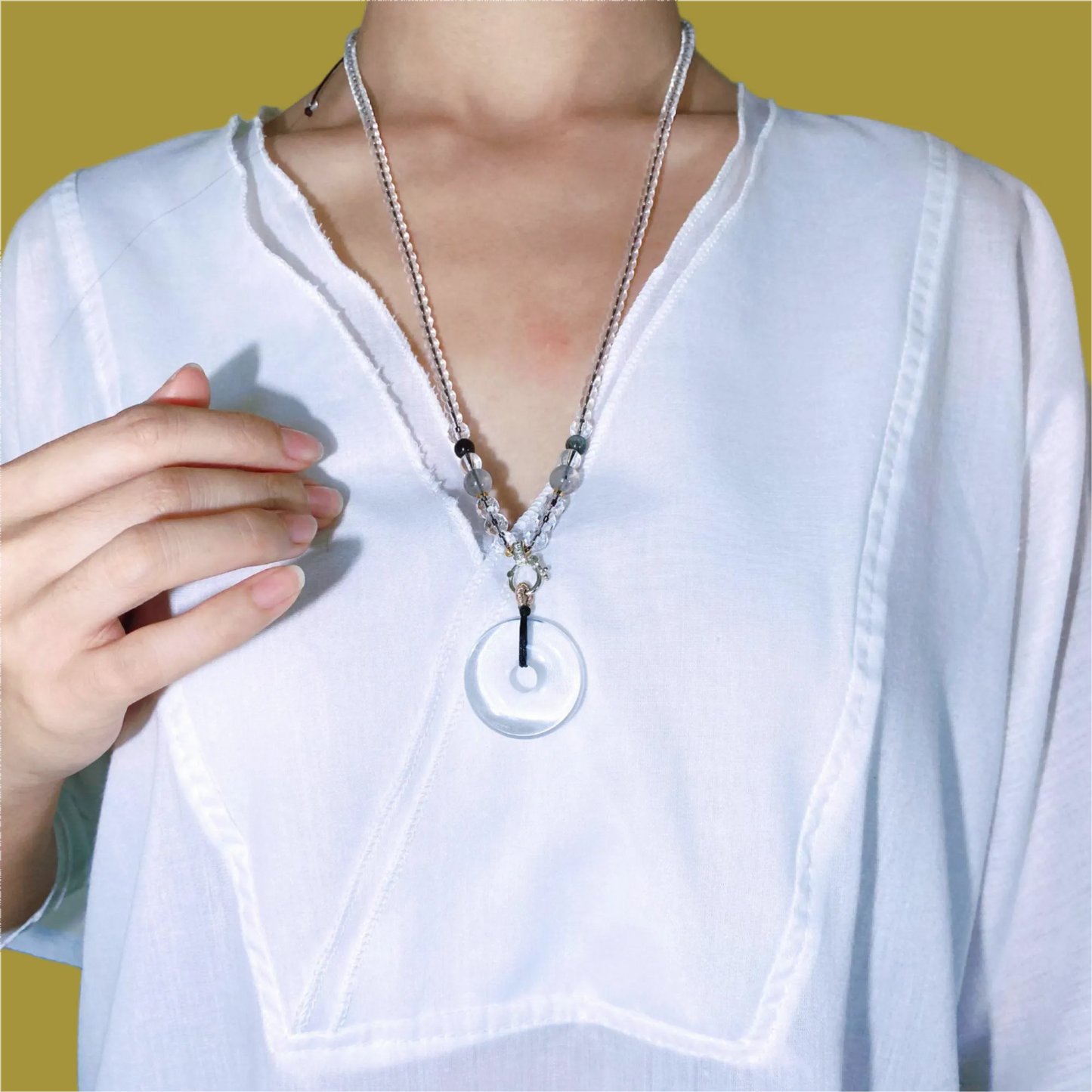 White Crystal Peace Amulet Pendant – Healing Energy, Spiritual Protection & Inner Harmony