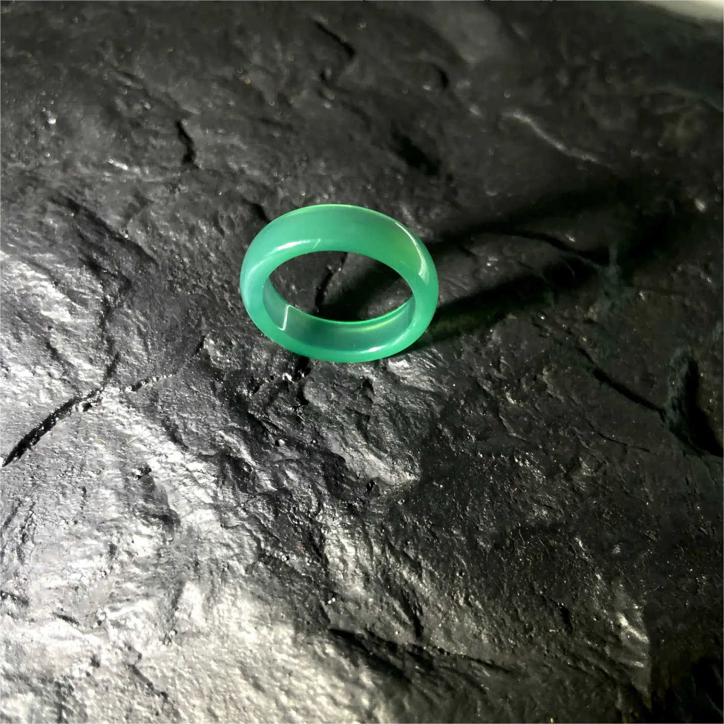 Green Agate Protection Ring – Feng Shui Amulet for Luck, Stability & Strength