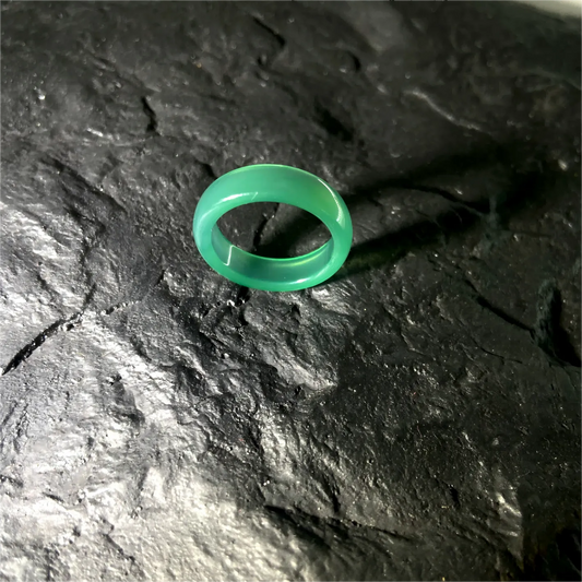 Green Agate Protection Ring – Feng Shui Amulet for Luck, Stability & Strength