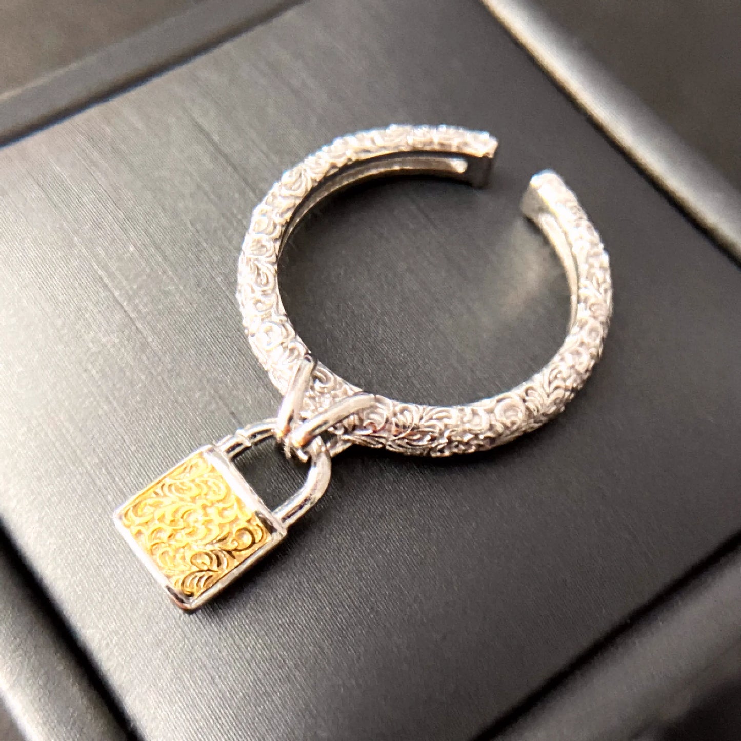 S925 Silver Energy Lock Ring – Handcrafted Tibetan Filigree Padlock Amulet for Protection, Prosperity & Spiritual Bonding