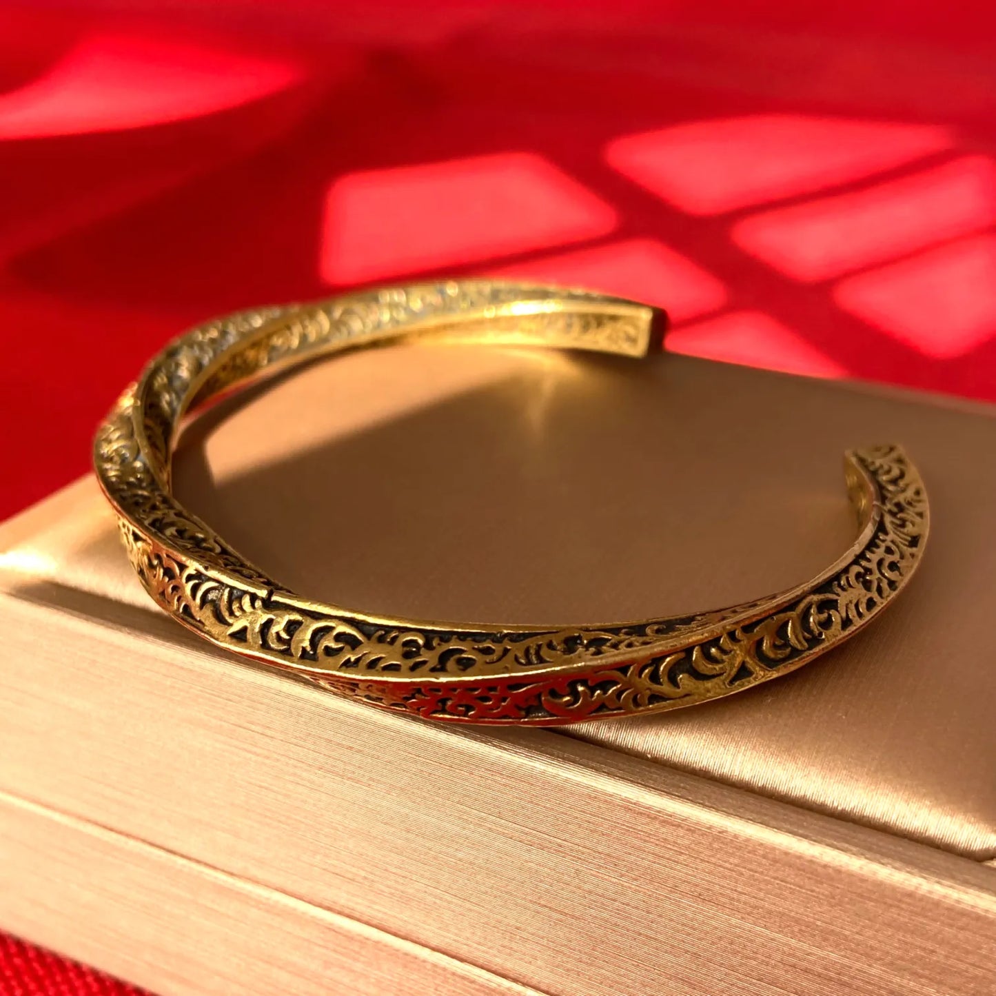 Celestial Unity – Handcrafted Copper Mobius Bracelet for Prosperity Energy