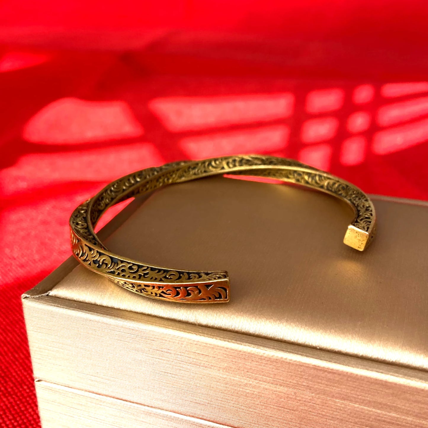 Celestial Unity – Handcrafted Copper Mobius Bracelet for Prosperity Energy