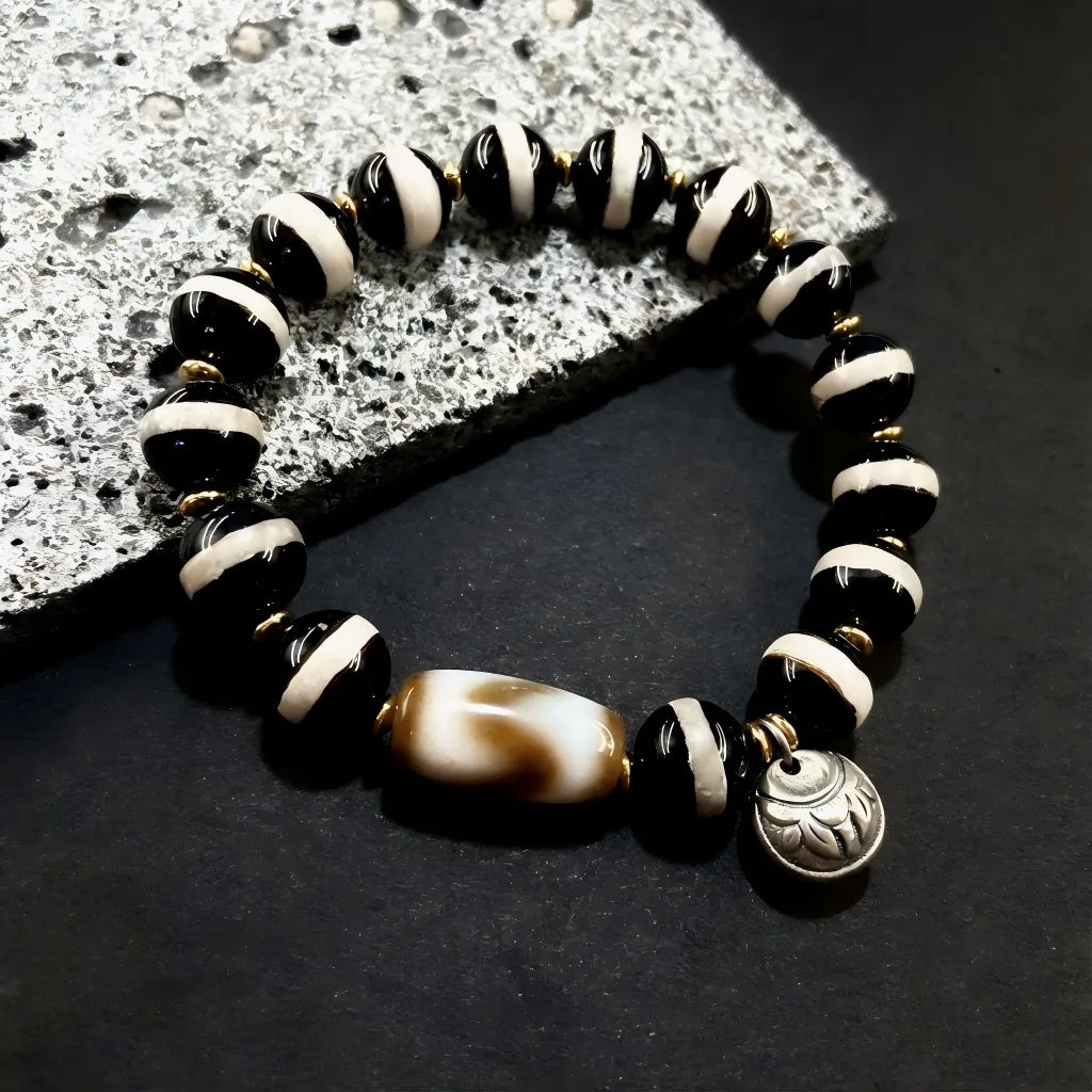 Pure Tiger Tooth Dzi Bracelet – Balance & Energy